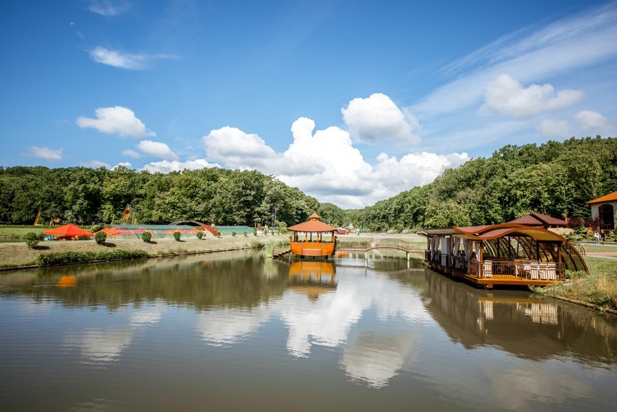 lake near lviv where you can swim