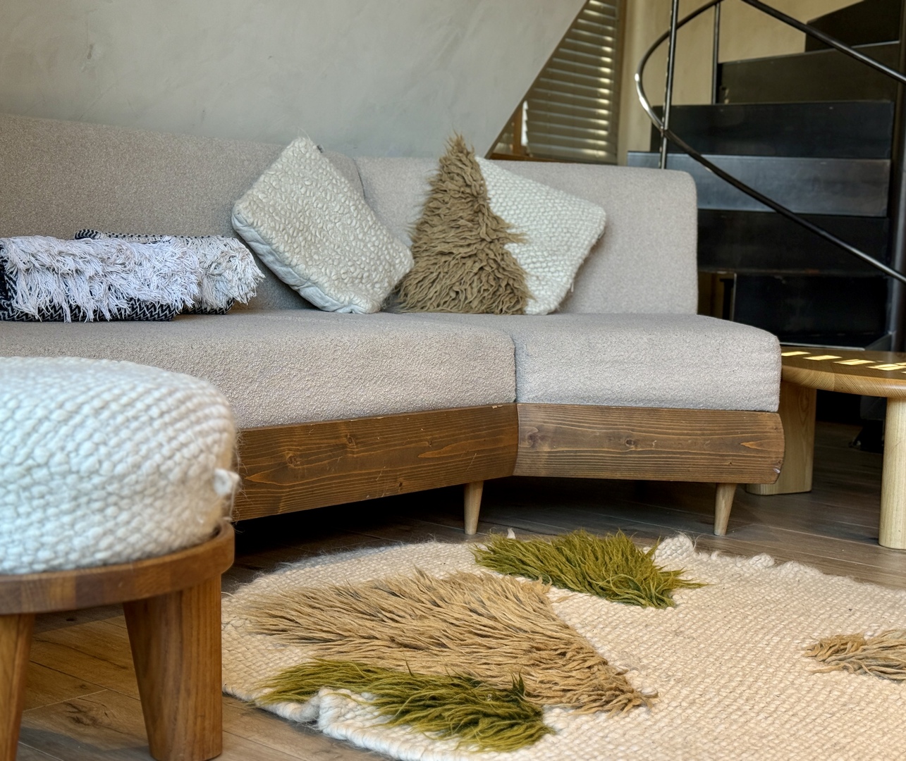 КОТЕДЖ ПОКРАЩЕНИЙ