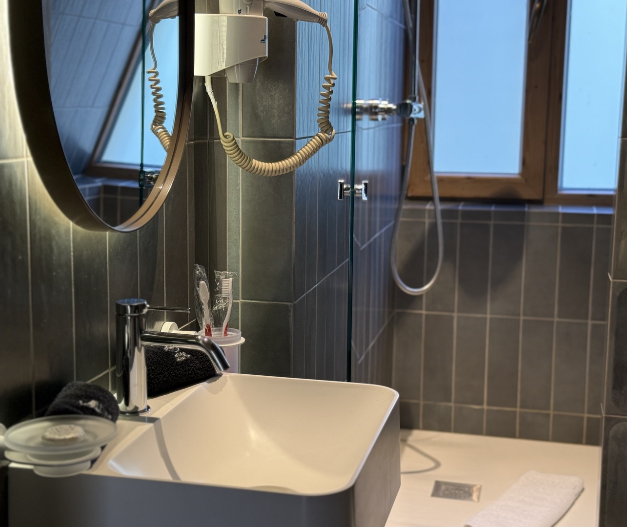 КОТЕДЖ ПОКРАЩЕНИЙ