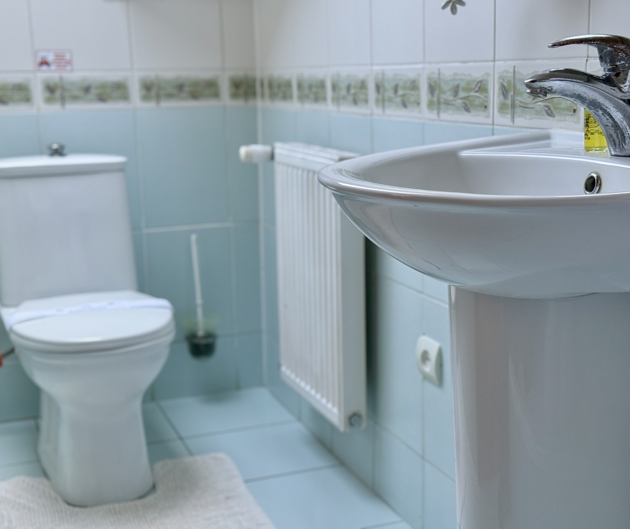 Двомісний економ